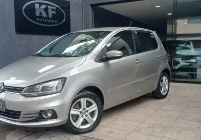 Carro extremamente novo tanto na parte mecânica quanto pintura, 4 pneus bons, laudo cautelar aprovad