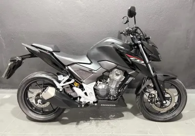 Honda cb 300 f twister cbs