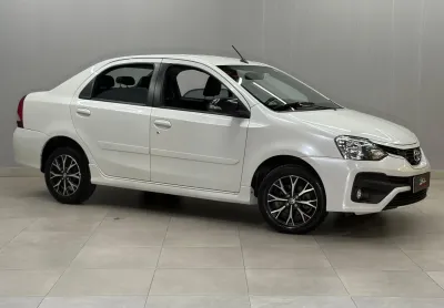 Toyota Etios Platinum Sedan 2017 Completo, Econômico e Muito Confiável