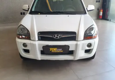 Hyundai tucson 2015 • automática • branca • 102.000 km