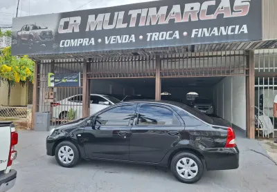 Vende se um toyota etios x 1.5 ano 2017/18