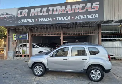 Vende se uma renault duster 1.6 flex 