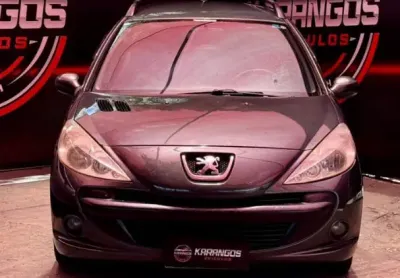 O Peugeot 207 SW XR Sport 1.4 8V Flex (4 portas) é uma perua compacta com motor 1.4L que entrega cer