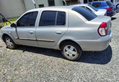 Clio 1.0 sedan completo ar gelando repasse