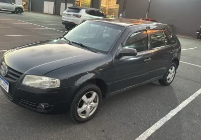 Gol G4 1.0 completo  ar condicionado gelando 