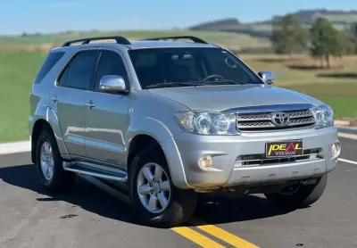 Toyota hilux sw4 sr 4x2 2.7/ 2.7 flex 16v aut.  - prata - 2010/2010