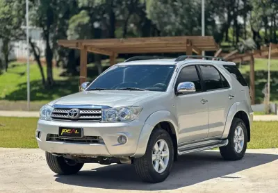 Toyota hilux sw4 sr 4x2 2.7/ 2.7 flex 16v aut.  - prata - 2010/2010