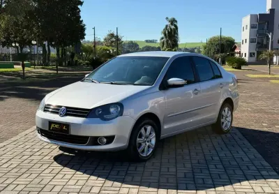 Volkswagen polo sedan comfort 1.6 - prata - 2011/2012