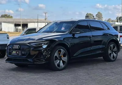 Audi RS E-TRON Performance Black  - Preta - 2021/2021