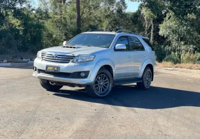 Toyota hilux sw4 srv 4x4 3.0  - prata - 2012/2013