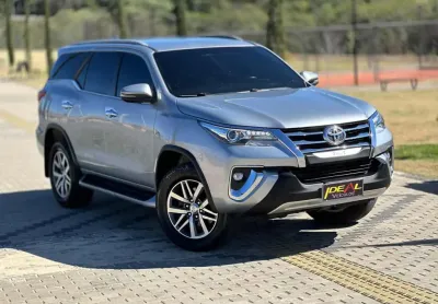 Toyota hilux sw4 srx 4x4 2.8 tdi 16v dies. aut.  - prata - 2018/2019