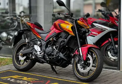Yamaha mt-03 homem de ferro  - vermelha - 2021/2022