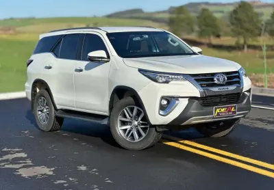 Toyota hilux sw4 srx 4x4 2.8 16v dies. aut.  - branca - 2019/2020