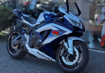 Suzuki gsx-r750 w srad  - branca - 2011/2012