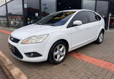 Ford focus se plus flex - branca - 2013/2013