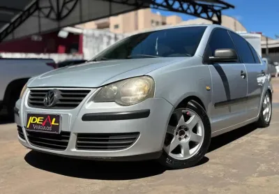 Volkswagen polo sedan 1.6 - prata - 2008/2009