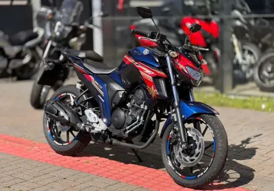 Yamaha fazer 250 capitã marvel - azul - 2020/2021