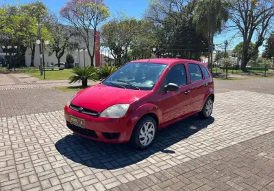 Ford fiesta personnalité 1.0 - vermelha - 2003/2004