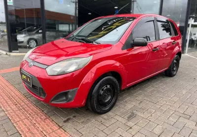 Ford Fiesta Class  - Vermelha - 2013/2014
