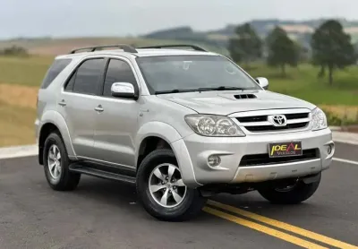 Toyota hilux sw4 srv 4x4 3.0 dies. aut  - prata - 2005/2006