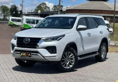 Toyota hilux sw4 srx - branca - 2023/2024