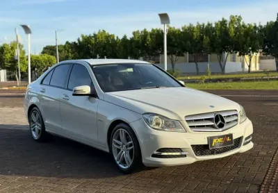 Mercedes-Benz C-180 CGI Classic 1.8  - Branca - 2011/2012