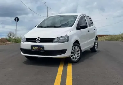 Volkswagen fox 1.0 mi - branca - 2012/2013