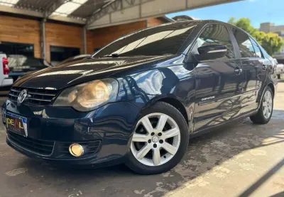 Volkswagen polo sedan i motion 1.6 - azul - 2011/2012