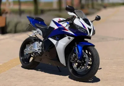 Honda cbr 600 rr - branca - 2011/2011