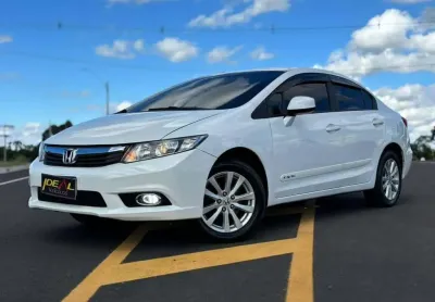 Honda Civic LXS 1.8 - Branca - 2015/2016