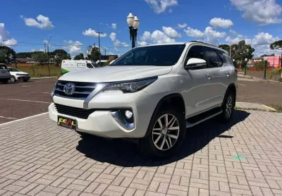 Toyota Hilux SW4 SRX - Branca - 2017/2017
