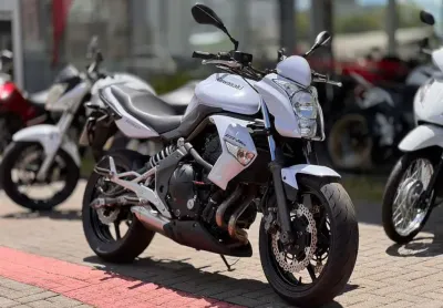 Kawasaki Er6n 650cc - - Branca - 2011/2011