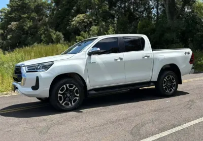 Toyota Hilux CD - Branca - 2023/2024