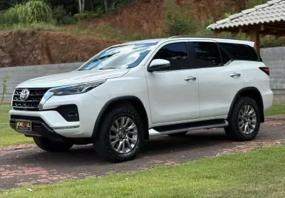 Toyota Hilux SW4 SRX - Branca - 2021/2021