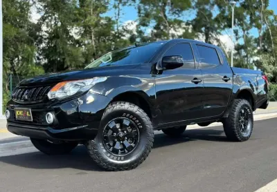 Mitsubishi L200 Triton Sport GLX 2.4 - Preta - 2019/2019
