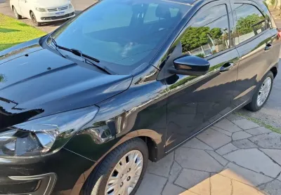 Unico dono, bancos originais, todas revisões.