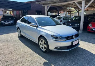 Volkswagen jetta comfortline 2.0 t.flex 8v 4p tipt.  - prata - 2011/2012