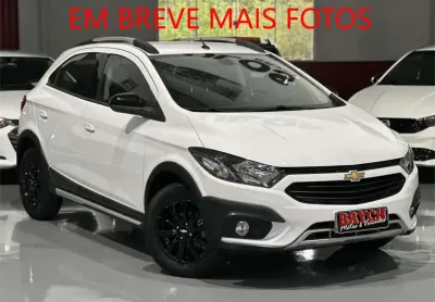 Chevrolet onix hatch activ 1.4 8v flex 5p aut.  - branca - 2018/2019
