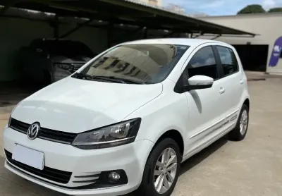 É um fox 2019 extremamente conservado 