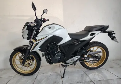 Yamaha FZ25 FAZER 250 BRANCA 2025