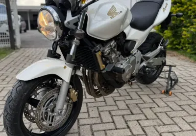 Honda Hornet 600F 2006 BRANCA IMPECÁVEL 