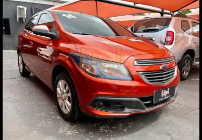 Chevrolet Onix  ONIX 1.0 MPFI LOLLAPALOOZA 8V 4P - Laranja - 2014/2014