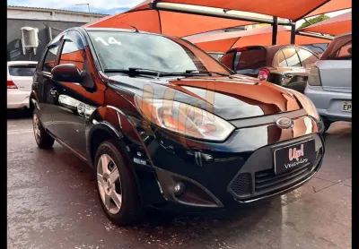 Ford Fiesta 1.6 FLEX - Preta - 2013/2014