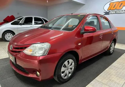 Toyota etios sd x - vermelha - 2014/2014