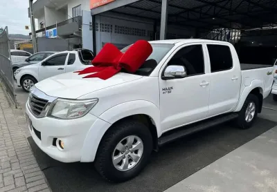 Toyota hilux 4x4 - branca - 2013/2014