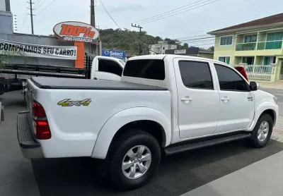 Toyota hilux 4x4 - branca - 2013/2014