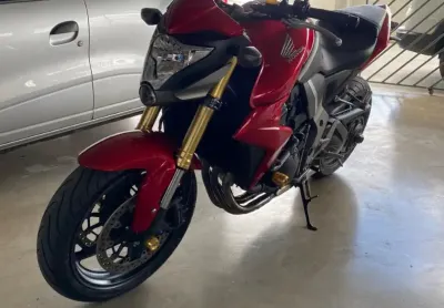 Cb 1000r em ótimo estado de conservação, pronta para rodar!