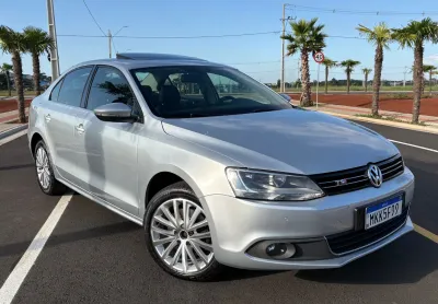 Volkswagen Jetta 2.0 TSI 2012 impecável