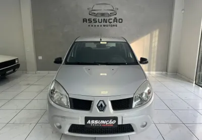 Espaço economia e conforto em um carro bom, espaçoso e completo!