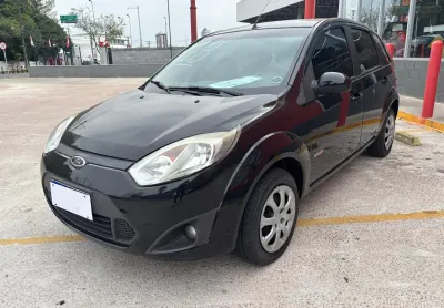 Carro completo 
Carro de procedência
bancos de couro
Ar condicionado 